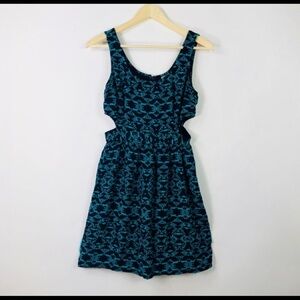 ❤️Charlotte Russe - Side Cutout Skater Dress - M